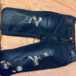 Distressed skinny jeans